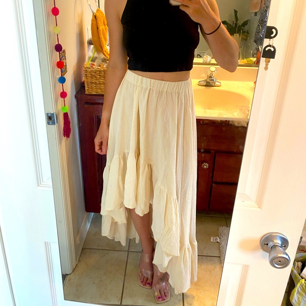 Ruffle skirt, cream, small, handmade in Mexico.